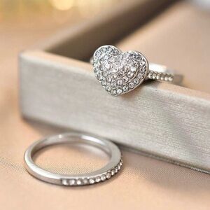 NWT Elegant Silver Heart Wedding Ring Set